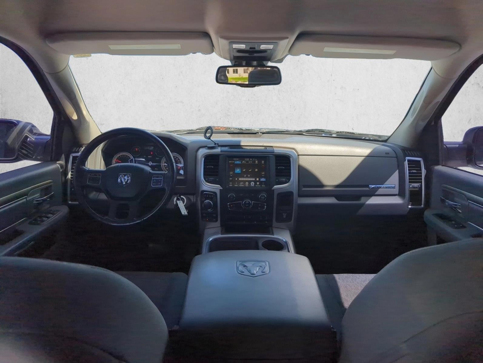 2016 RAM 1500 4WD Crew Cab 5.7 Ft Box Big Horn