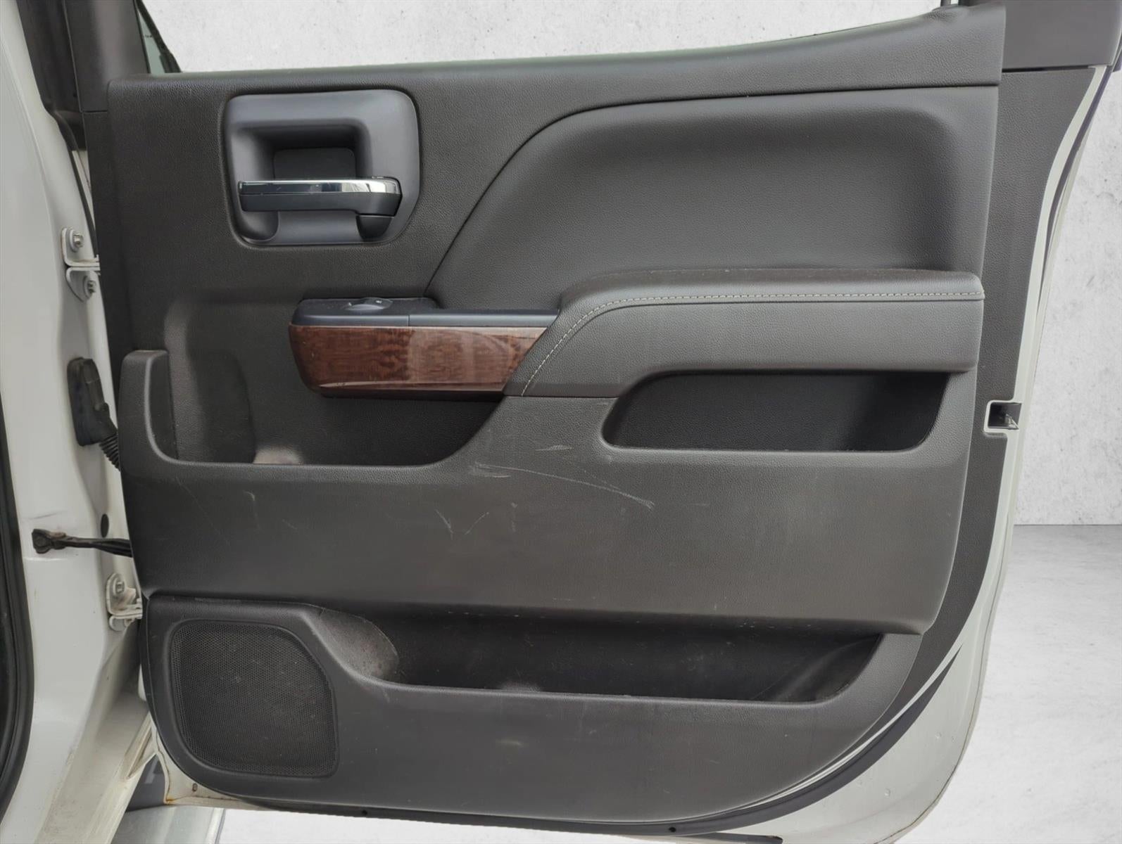 2017 GMC Sierra 1500 Crew Cab Short Box 4-Wheel Drive SLE