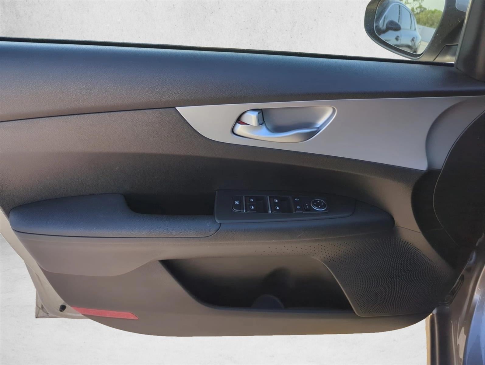 2023 Kia Forte LXS IVT