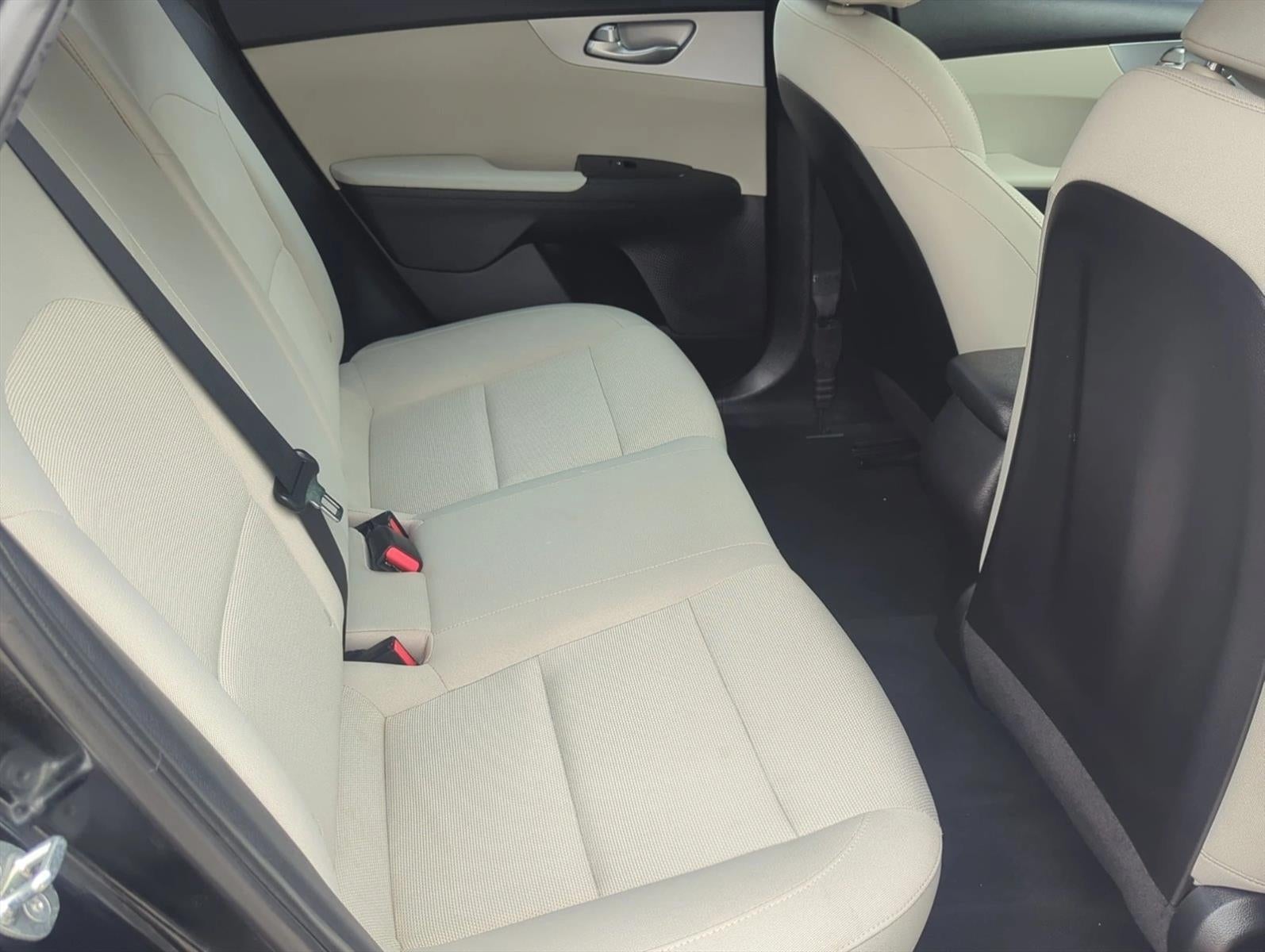 2023 Kia Forte LXS IVT
