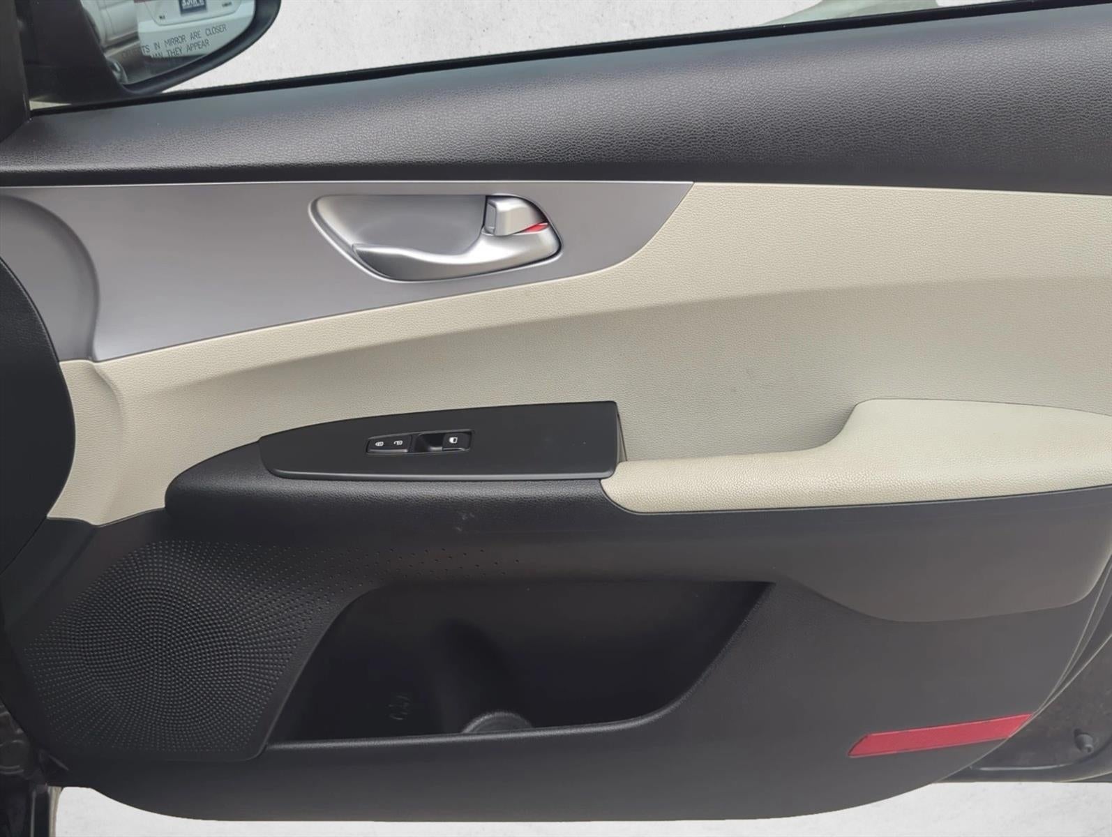 2023 Kia Forte LXS IVT