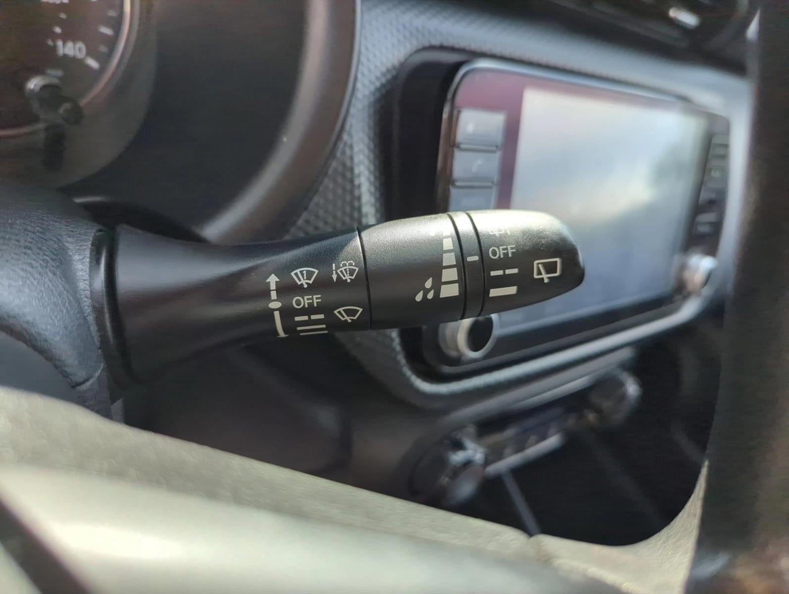2022 Nissan Kicks SV FWD