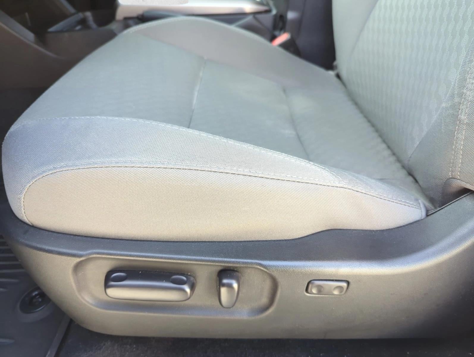 2022 Toyota Tacoma 2WD 2WD SR5 Double Cab 5' Bed V6 AT (GS)