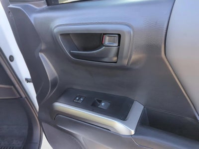 2022 Toyota Tacoma 2WD 2WD SR5 Double Cab 5' Bed V6 AT (GS)