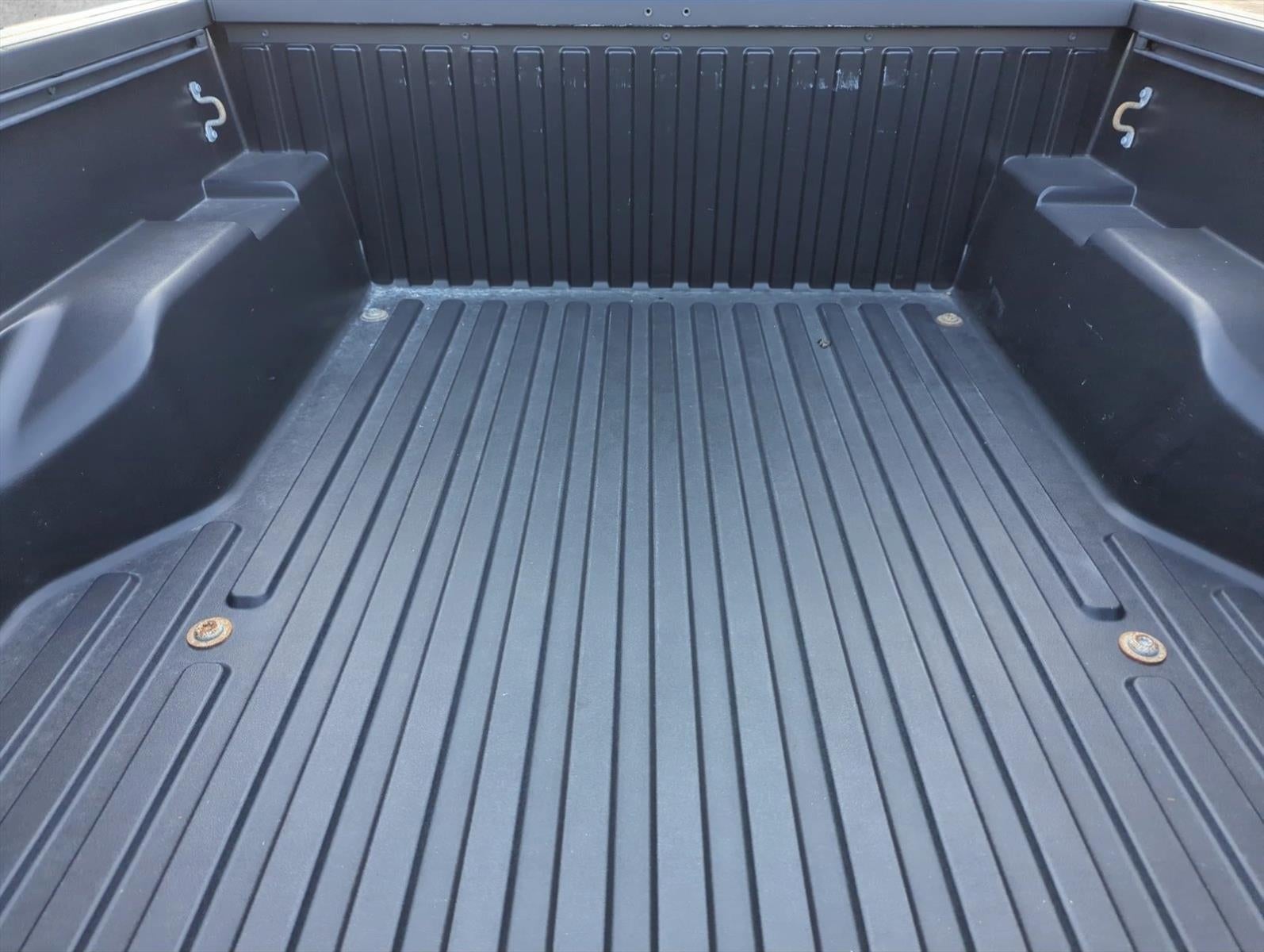 2022 Toyota Tacoma 2WD 2WD SR5 Double Cab 5' Bed V6 AT (GS)