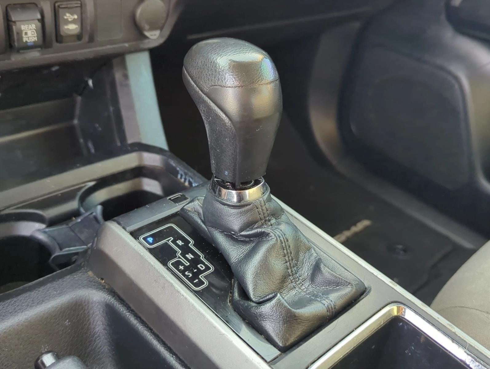 2019 Toyota Tacoma 2WD 2WD SR5 Double Cab 5' Bed V6 AT (GS)