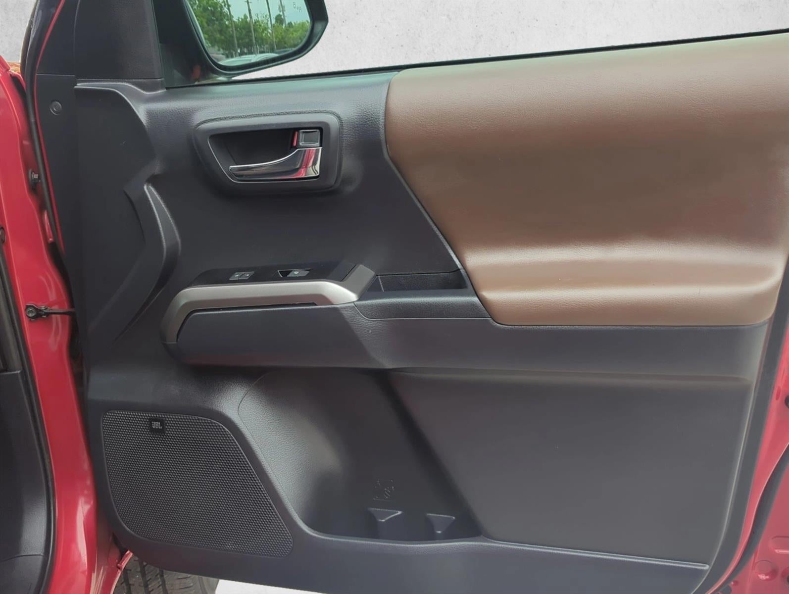 2022 Toyota Tacoma 2WD 2WD Limited Double Cab 5' Bed V6 AT (Natl)