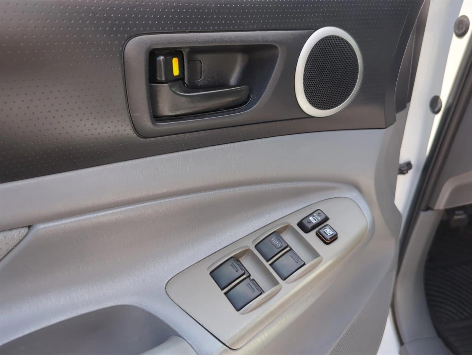 2007 Toyota Tacoma 2WD Double Cab Short Bed V6 Automatic PreRunner (Natl)