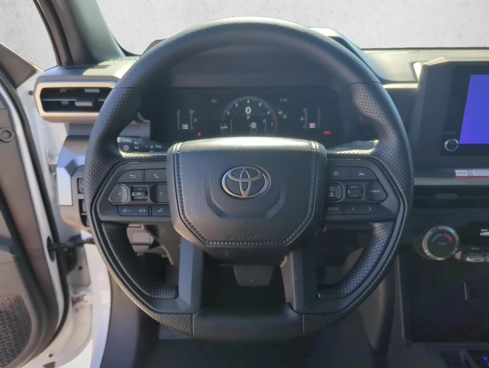 2026 Toyota Tacoma 2WD 2WD SR5 Double Cab 5' Bed AT (SE)