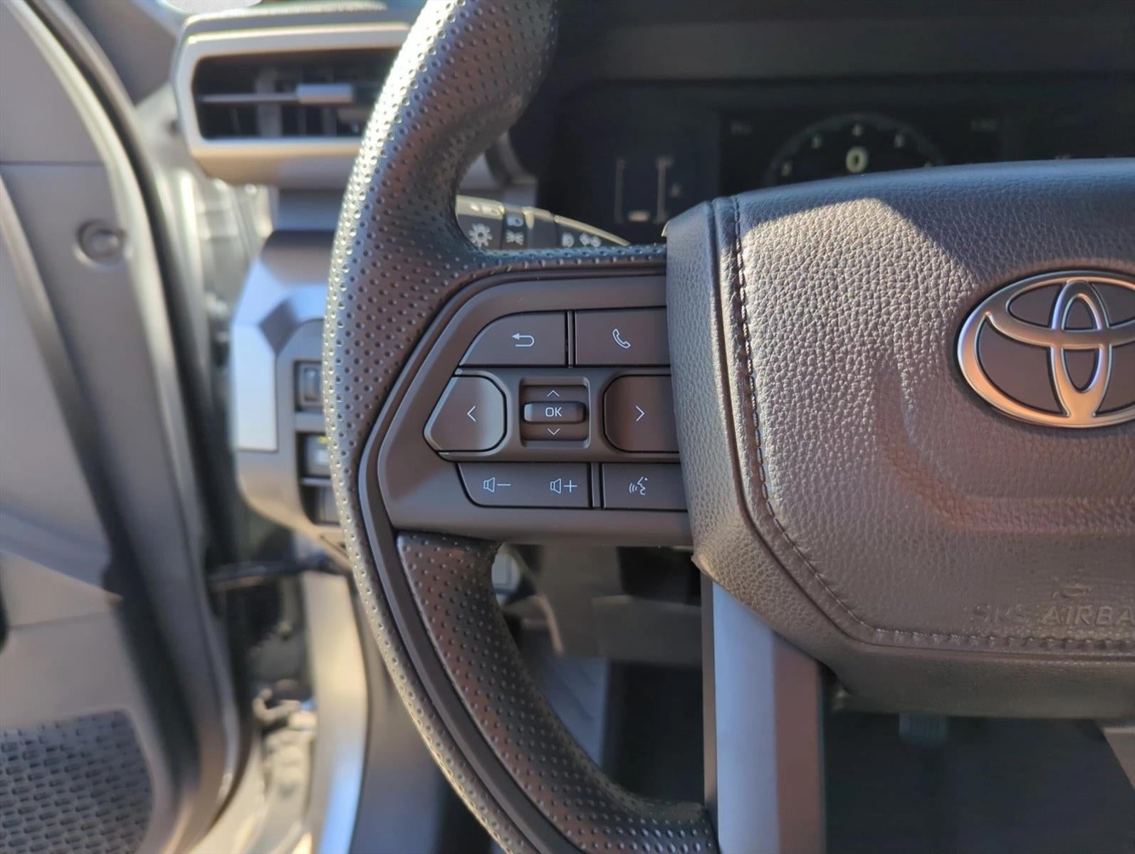 2026 Toyota Tacoma 2WD 2WD SR5 Double Cab 5' Bed AT (SE)