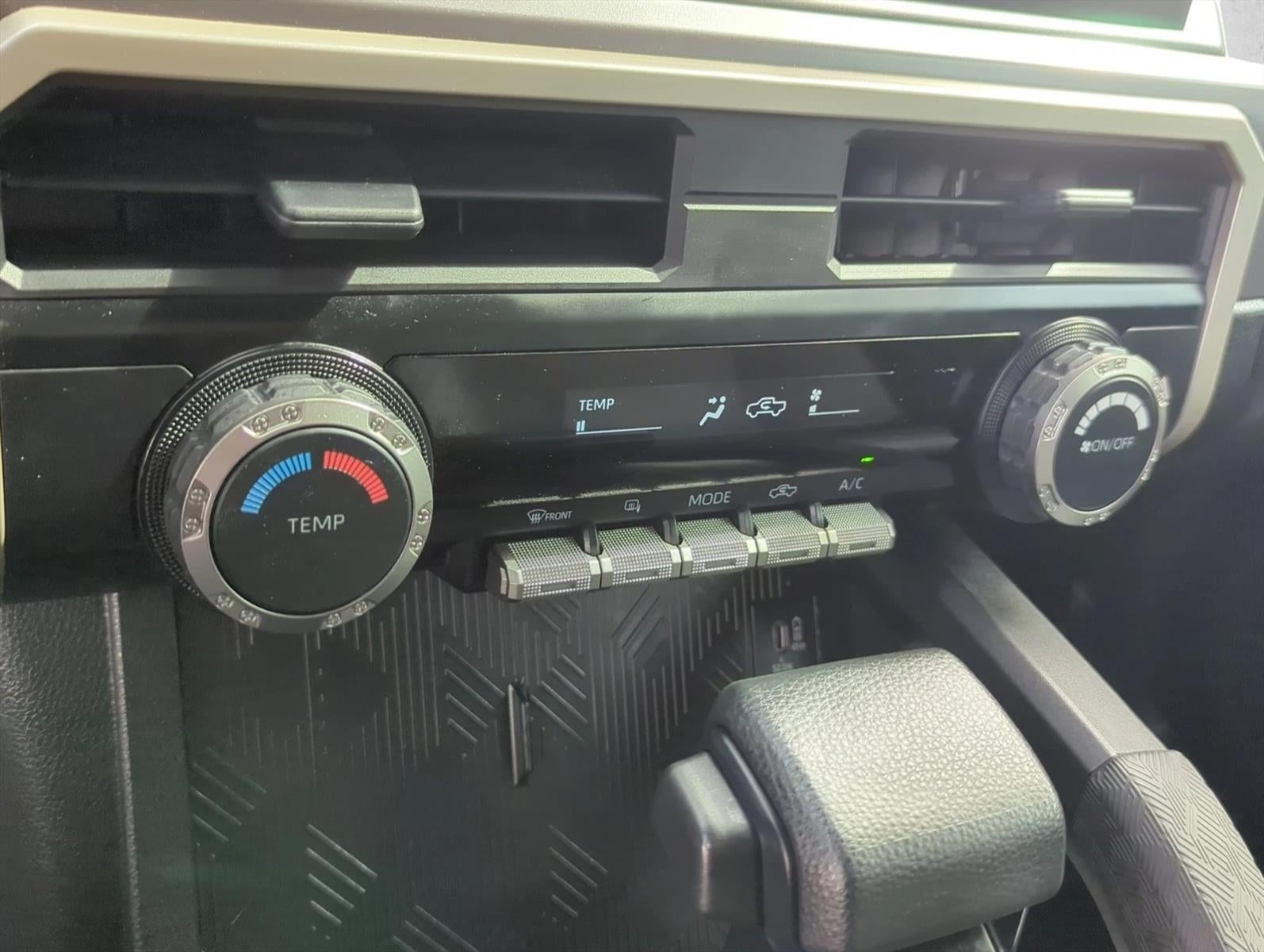 2025 Toyota Tacoma 2WD 2WD SR5 Double Cab 5' Bed AT (SE)