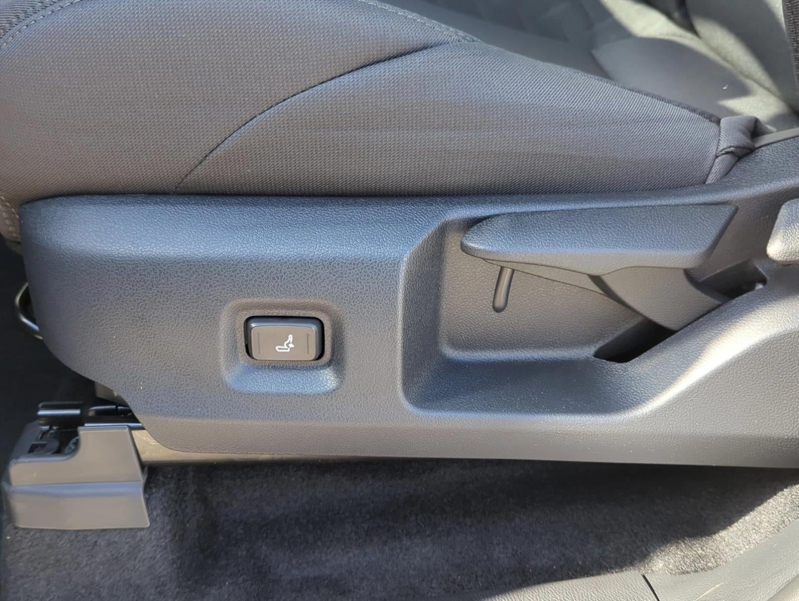 2026 Toyota Tacoma 2WD 2WD SR5 Double Cab 5' Bed AT (SE)