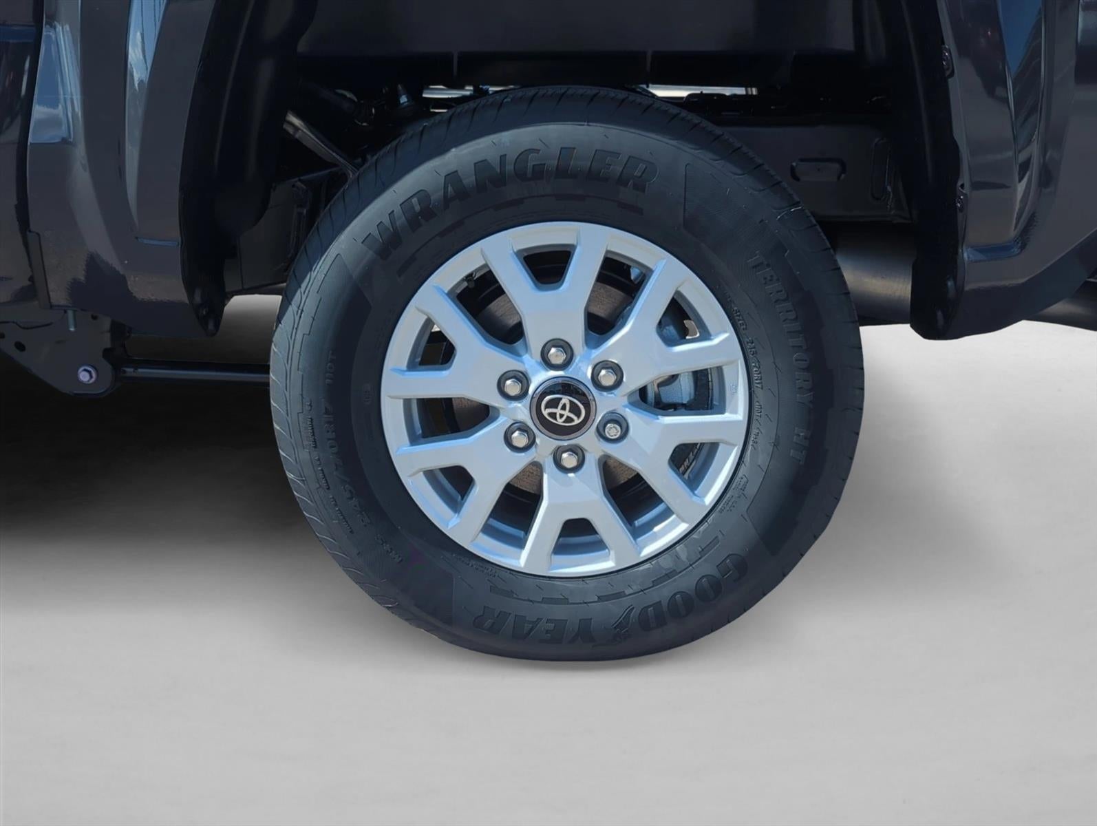 2026 Toyota Tacoma 2WD 2WD SR5 Double Cab 5' Bed AT (SE)