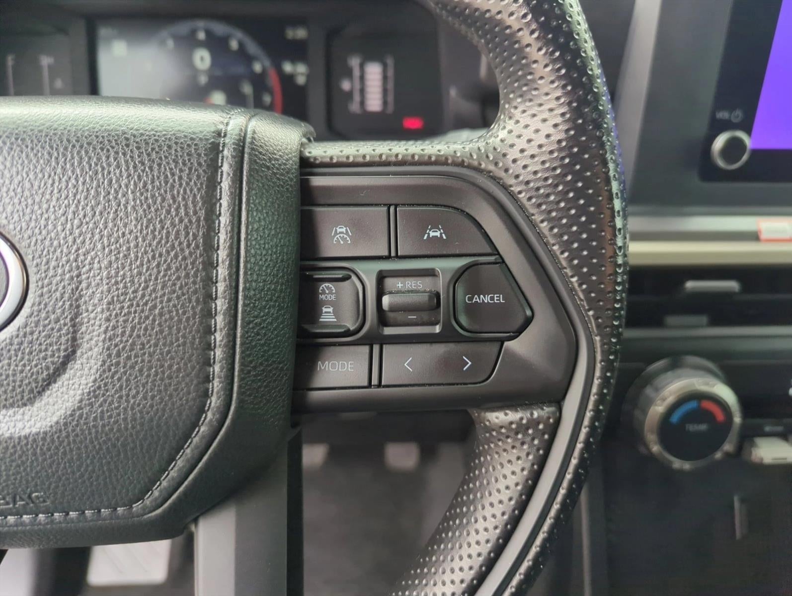 2025 Toyota Tacoma 2WD 2WD SR5 Double Cab 5' Bed AT (SE)