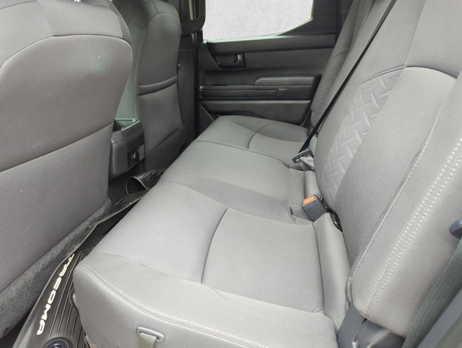 2025 Toyota Tacoma 2WD 2WD SR5 Double Cab 5' Bed AT (SE)