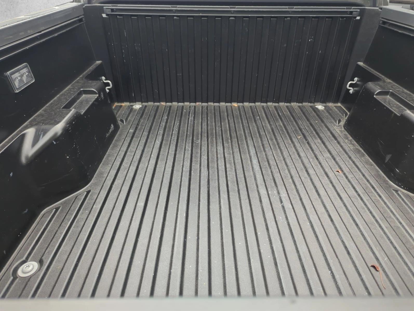 2025 Toyota Tacoma 2WD 2WD SR5 Double Cab 5' Bed AT (SE)