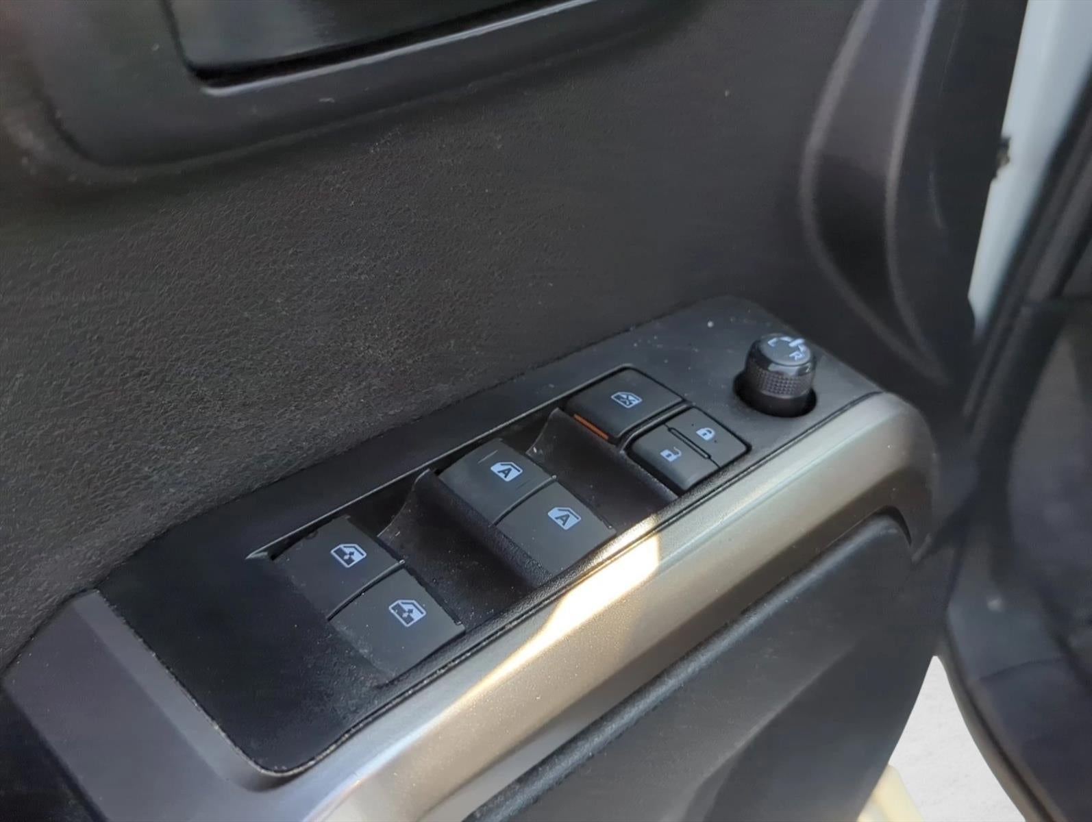 2023 Toyota Tacoma 4WD 4WD SR5 Double Cab 5' Bed V6 AT (GS)