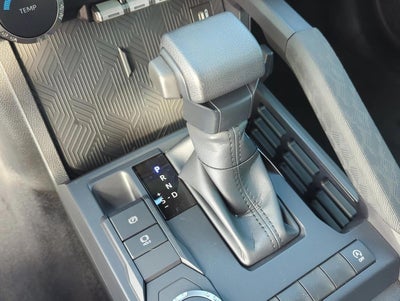 2026 Toyota Tacoma 2WD 2WD SR5 Double Cab 5' Bed AT (SE)