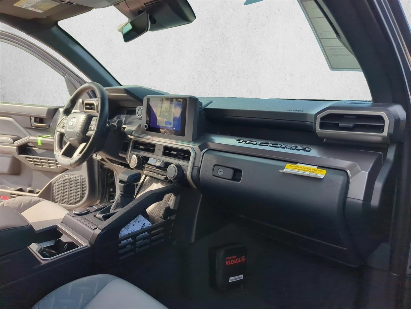 2026 Toyota Tacoma 2WD 2WD SR5 Double Cab 5' Bed AT (SE)