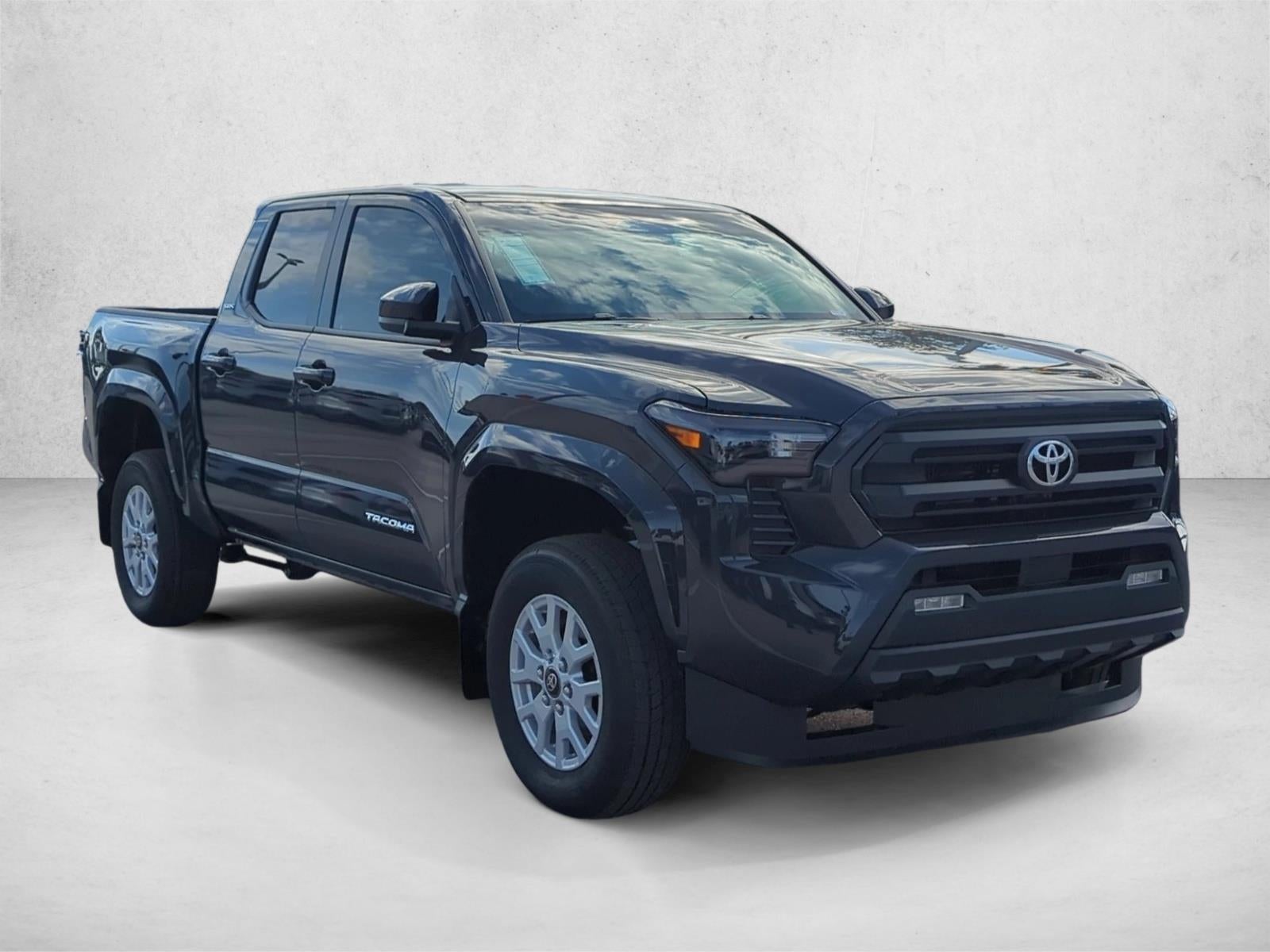 2026 Toyota Tacoma 2WD 2WD SR5 Double Cab 5' Bed AT (SE)
