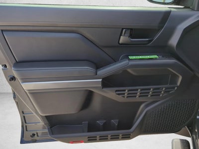 2026 Toyota Tacoma 2WD 2WD SR5 Double Cab 5' Bed AT (SE)