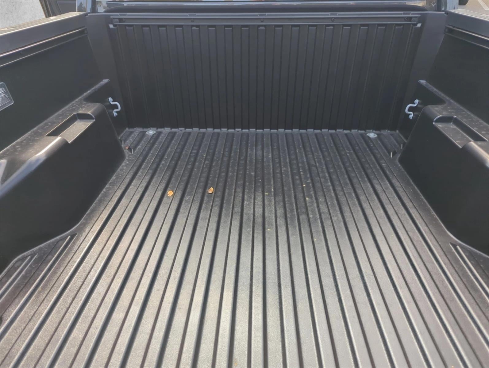 2026 Toyota Tacoma 2WD 2WD SR5 Double Cab 5' Bed AT (SE)