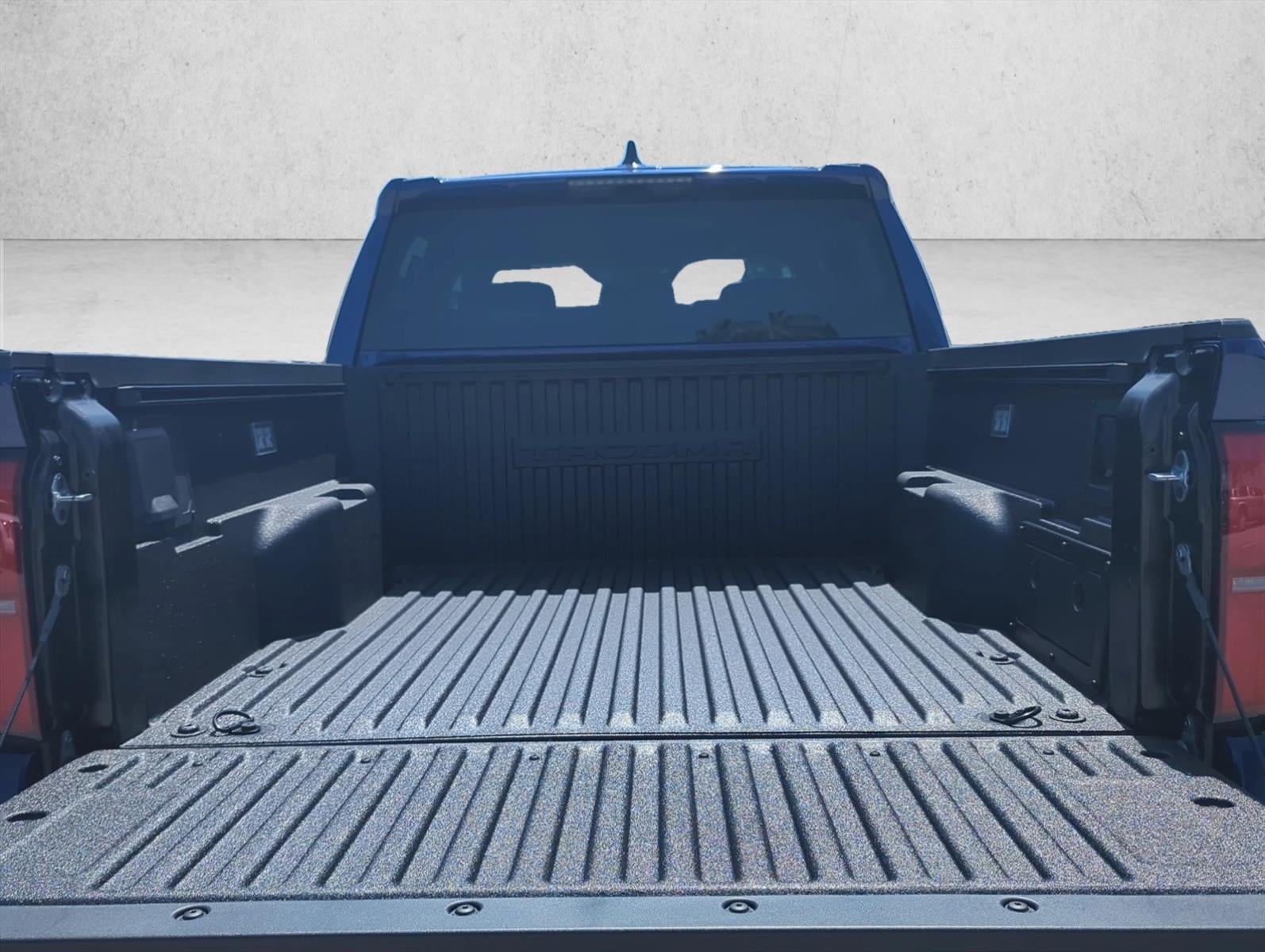 2025 Toyota Tacoma 4WD 4WD TRD Sport Hybrid Double Cab 5' Bed AT (Natl)