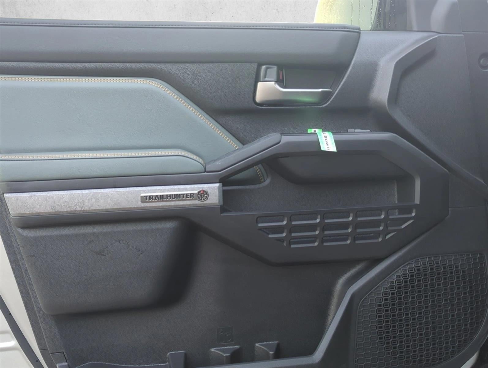 2025 Toyota Tacoma 4WD 4WD Trailhunter Hybrid Double Cab 5' Bed AT (Natl)
