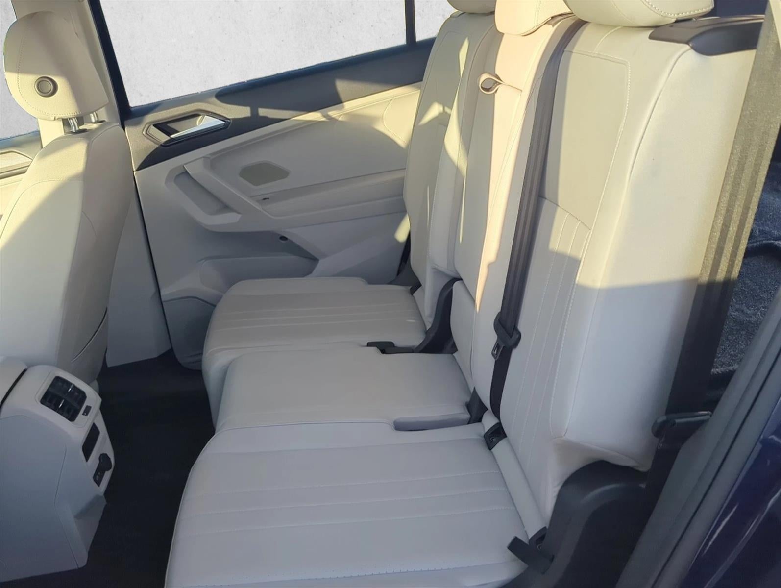 2022 Volkswagen Tiguan 2.0T SE FWD