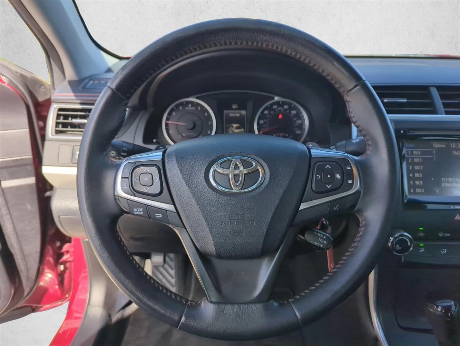 2017 Toyota Camry SE Auto (SE)