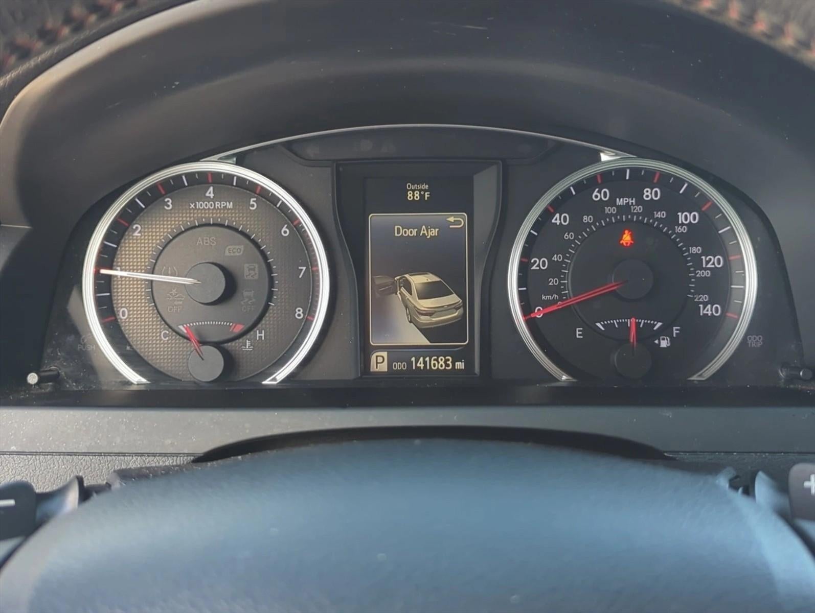 2017 Toyota Camry SE Auto (SE)