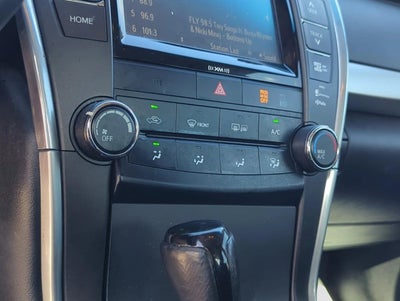 2017 Toyota Camry SE Auto (SE)