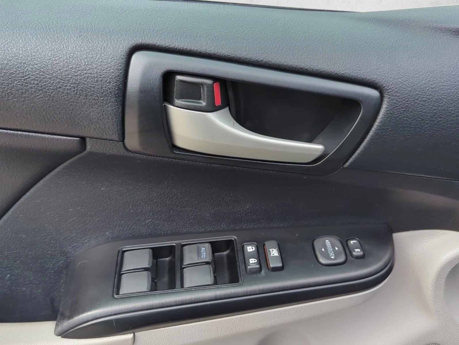 2013 Toyota Camry 4dr Sdn I4 Auto LE (Natl)