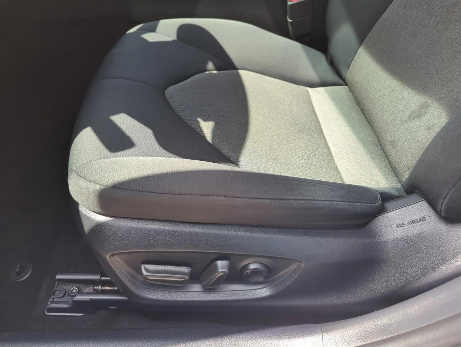 2023 Toyota Camry LE Auto (SE)