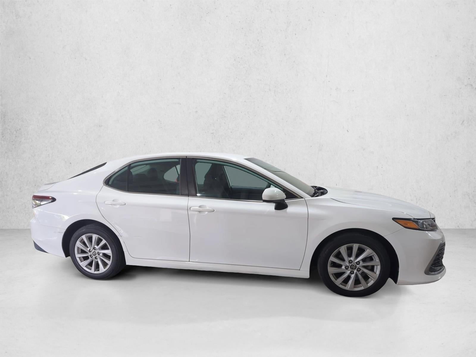 2022 Toyota Camry LE Auto (SE)