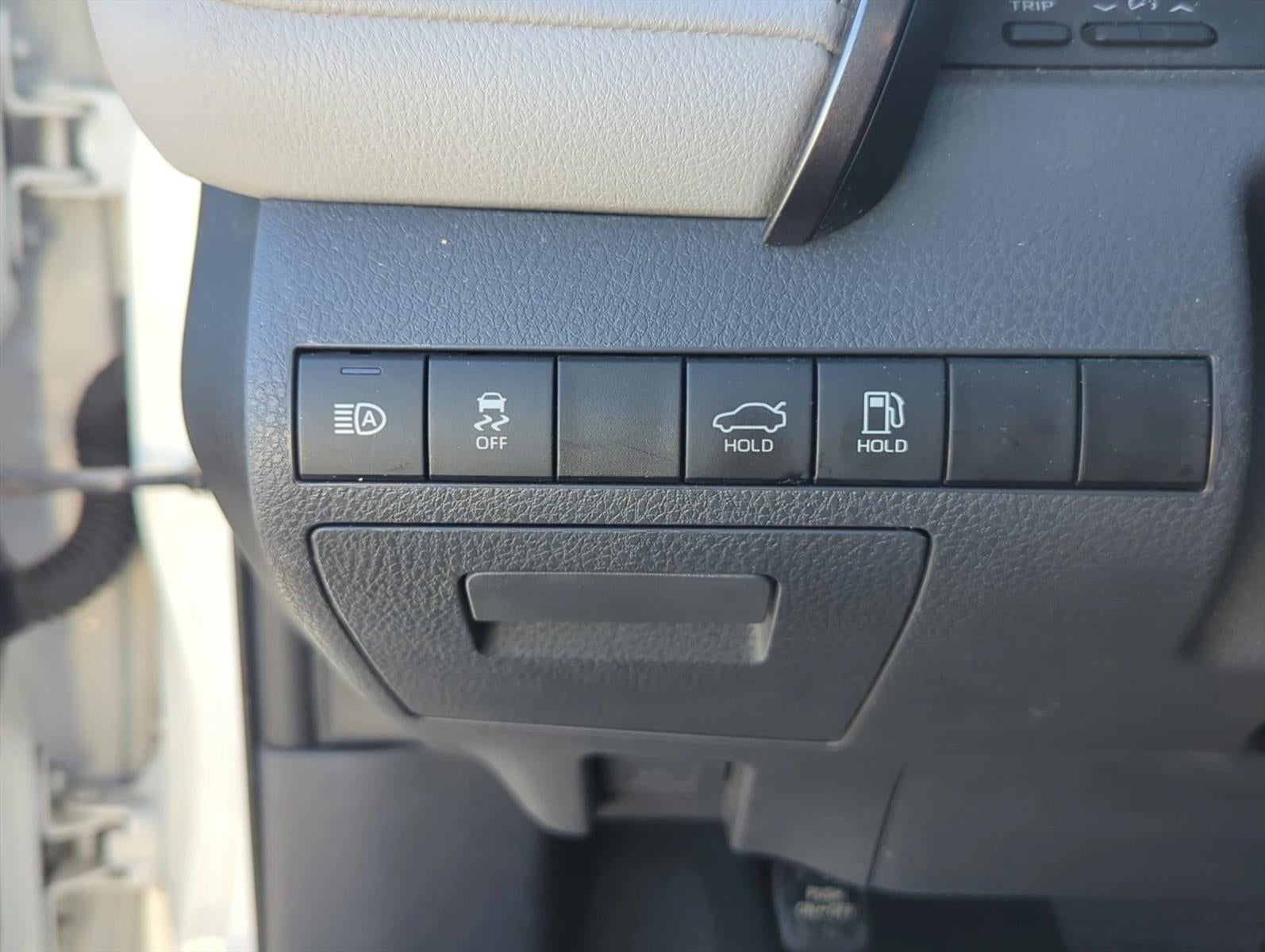 2022 Toyota Camry LE Auto (Natl)