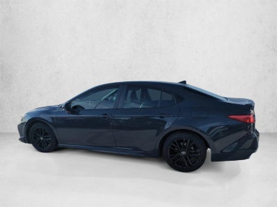2025 Toyota Camry SE (Natl)