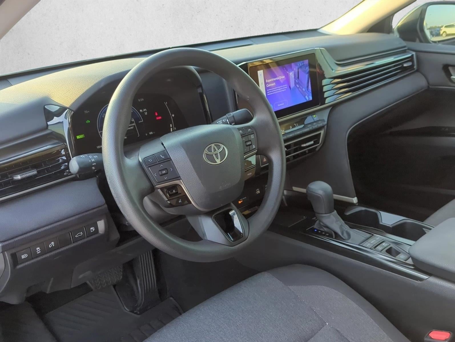 2025 Toyota Camry LE (Natl)