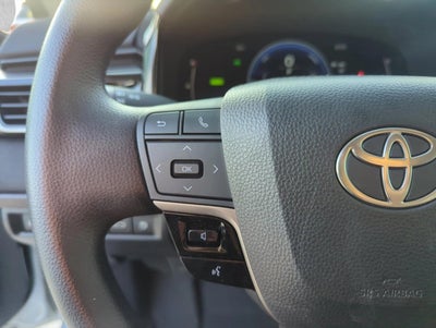 2025 Toyota Camry LE (Natl)