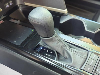 2025 Toyota Camry LE (Natl)