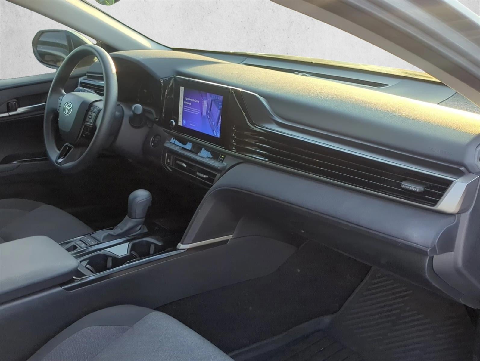 2025 Toyota Camry LE (Natl)