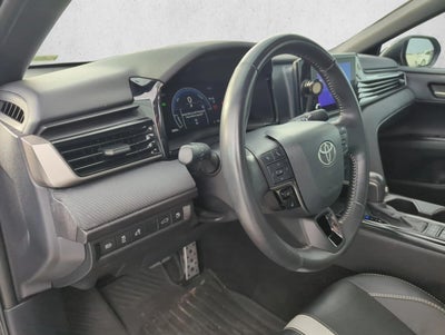 2025 Toyota Camry SE (Natl)