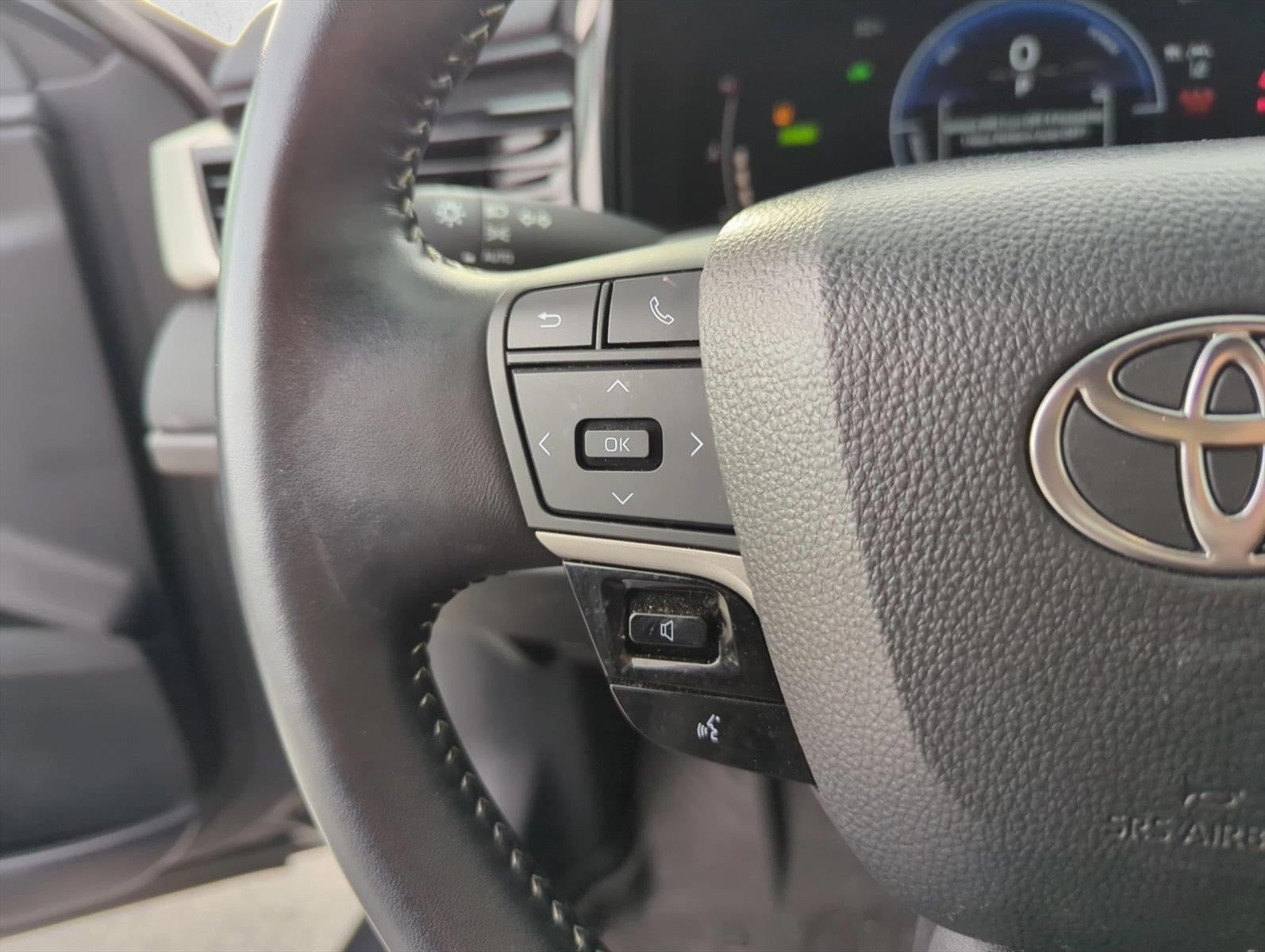 2025 Toyota Camry SE (Natl)