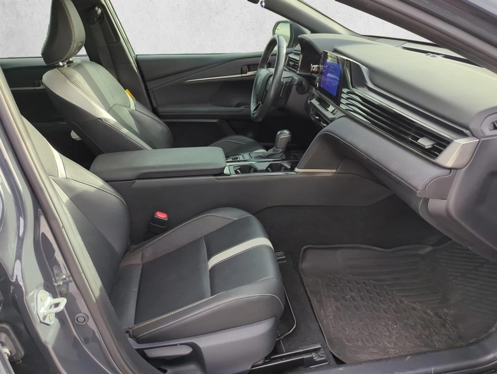 2025 Toyota Camry SE (Natl)