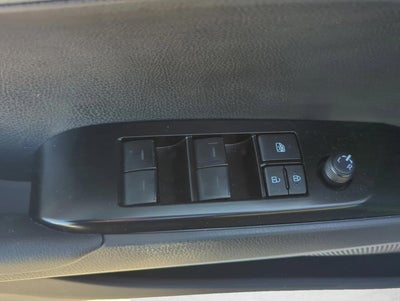 2025 Toyota Camry LE (SE)