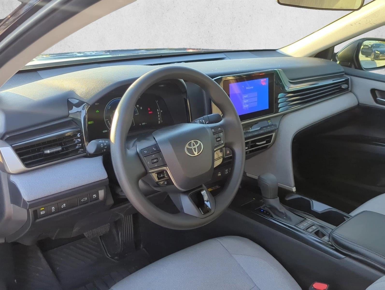 2025 Toyota Camry LE (SE)