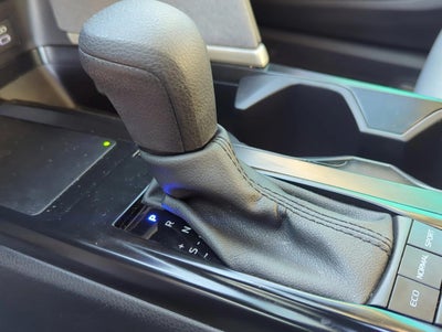 2025 Toyota Camry LE (SE)