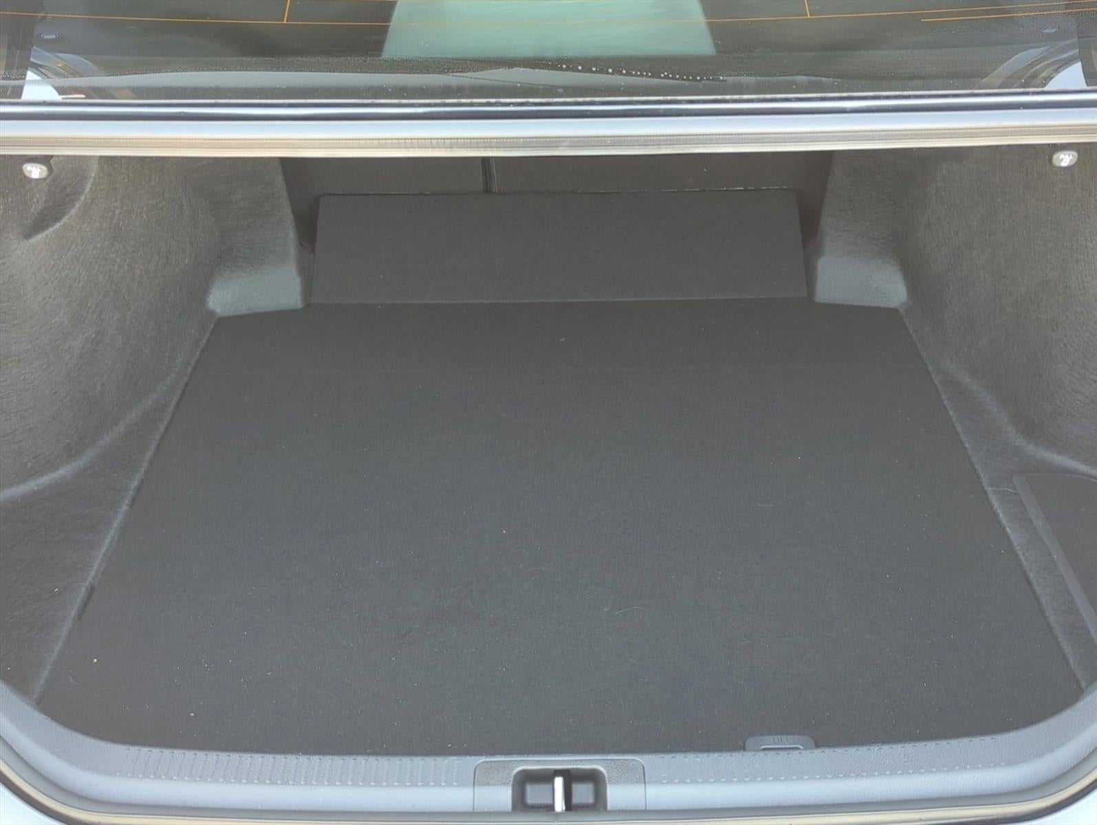 2025 Toyota Camry LE (SE)