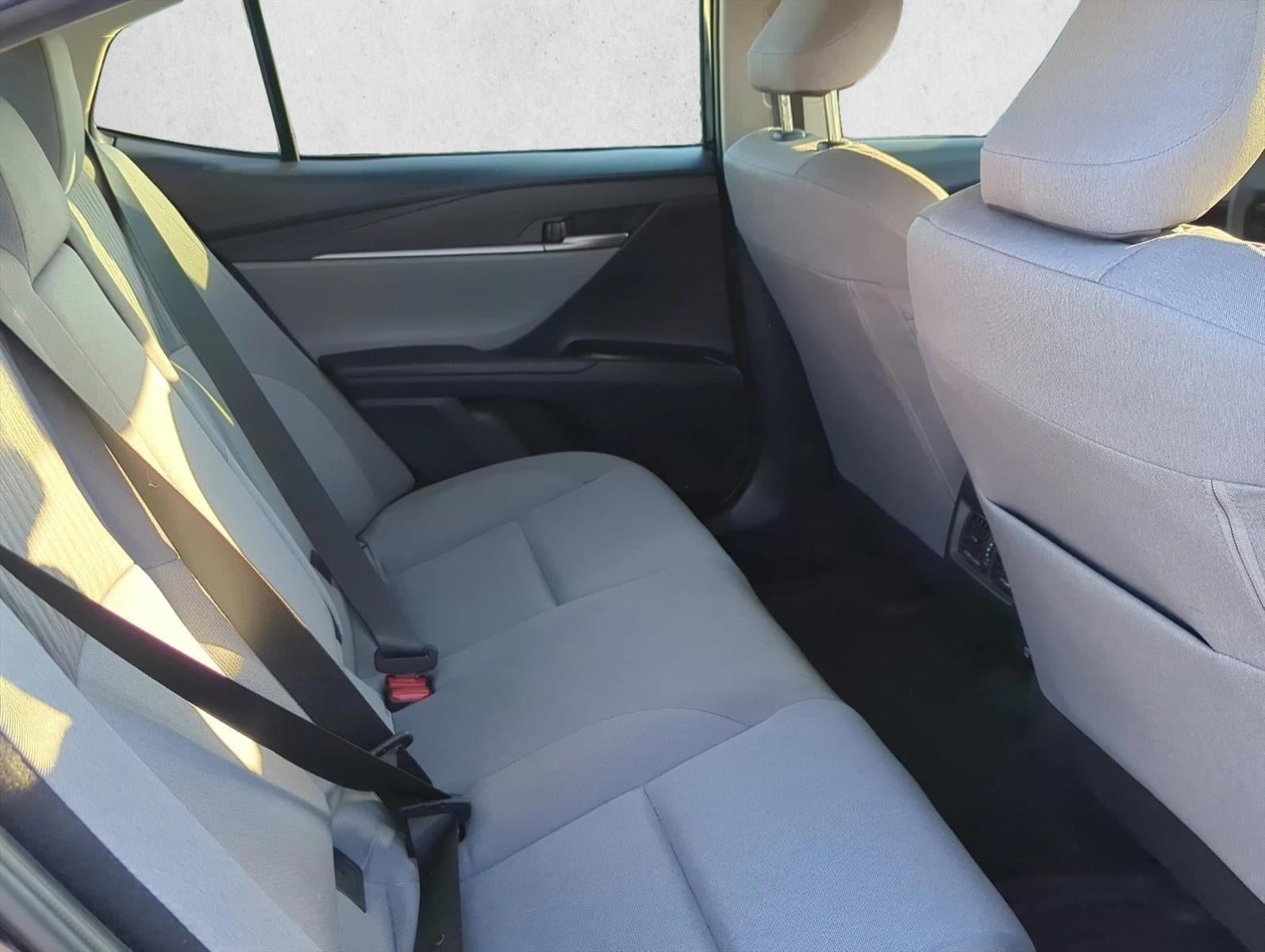 2025 Toyota Camry LE (SE)