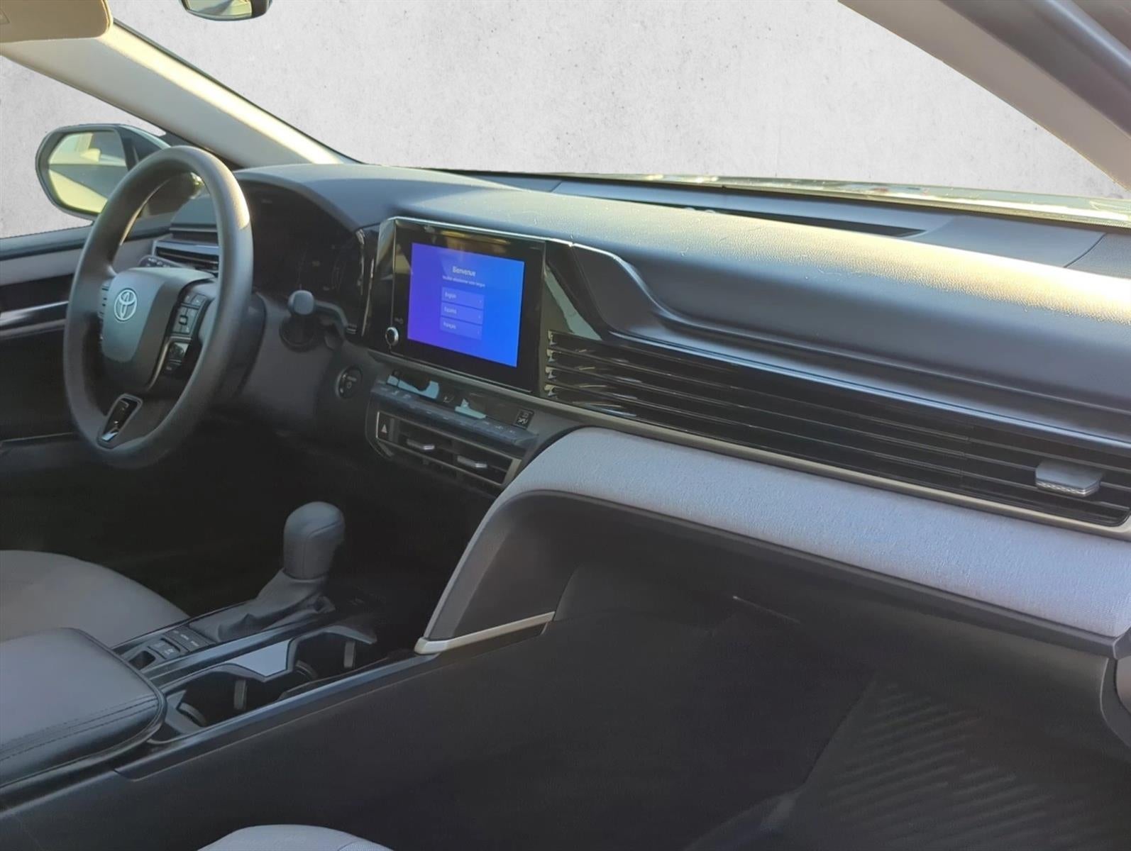 2025 Toyota Camry LE (SE)